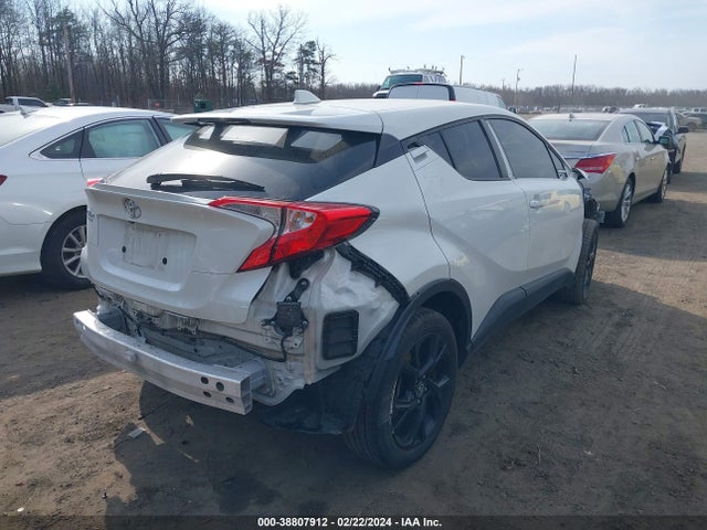 Toyota C-HR XLE 2020 NMTKHMBX2LR106713 Image 4