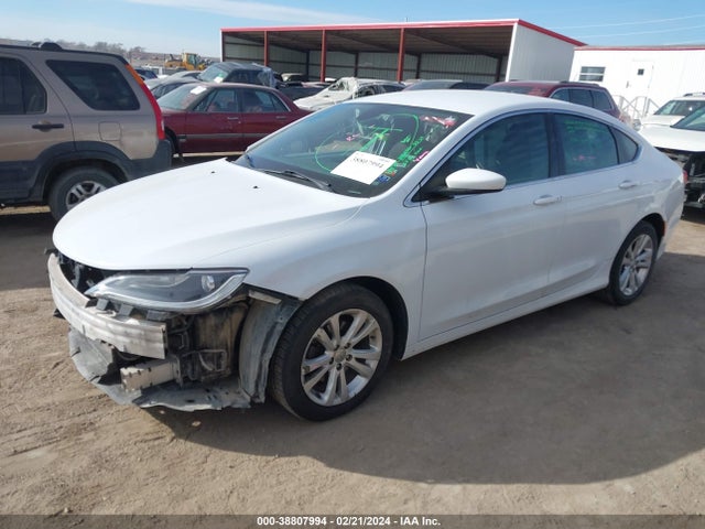 Chrysler 200 Limited 2015 1C3CCCAB6FN713183 Image 2