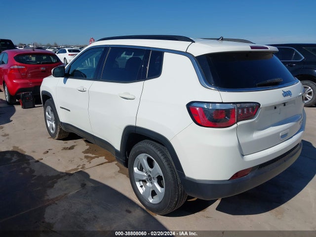 3C4NJCBB8JT265644 Jeep Compass Latitude Fwd