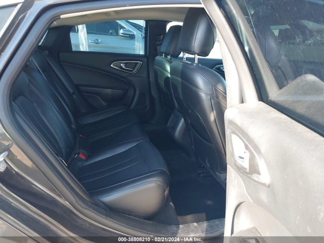 Chrysler 200 Limited Platinum 2016 1C3CCCAB5GN192135 Image 8
