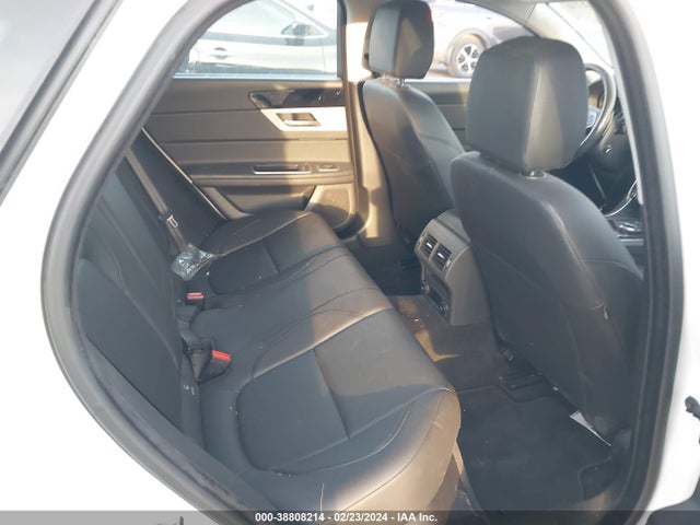 2016 JAGUAR XF SAJBD4BV2GCY08924 Photo 7