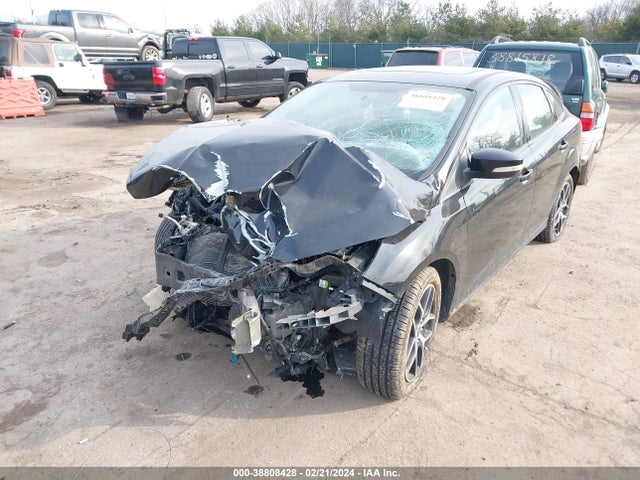Ford FOCUS SEL 2017 1FADP3H23HL226022 Image 2
