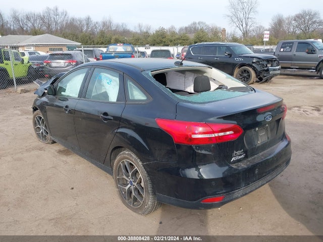 Ford FOCUS SEL 2017 1FADP3H23HL226022 Image 3