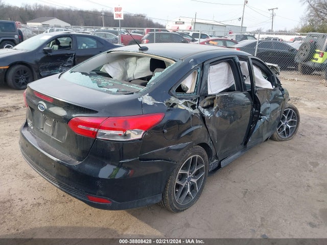 Ford FOCUS SEL 2017 1FADP3H23HL226022 Image 4