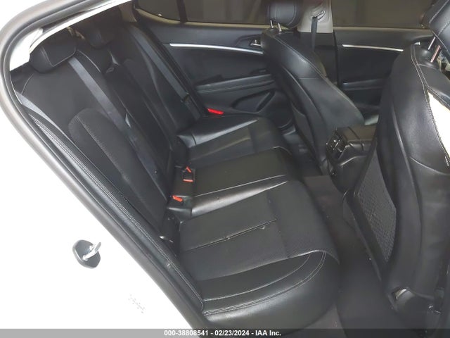 Genesis G70 2.0t Advanced 2019 KMTG64LA9KU020849 Image 8