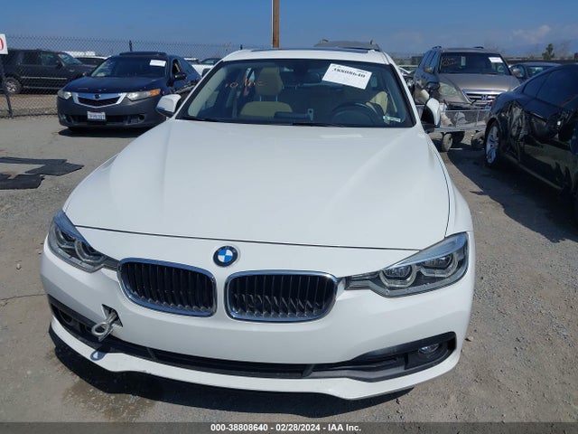 BMW 320i 2018 WBA8A9C57JAH14554 Image 12