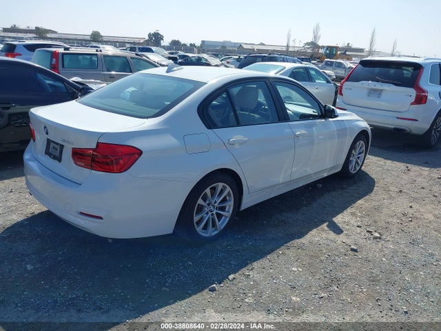 BMW 320i 2018 WBA8A9C57JAH14554 Image 4