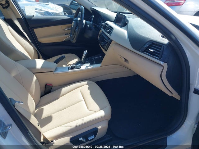 BMW 320i 2018 WBA8A9C57JAH14554 Image 5
