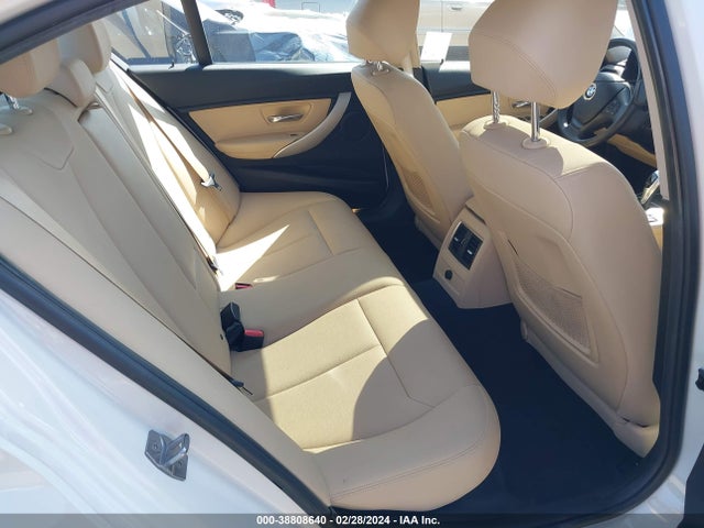 BMW 320i 2018 WBA8A9C57JAH14554 Image 8