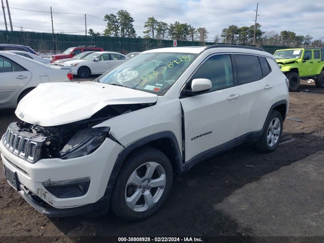 Jeep Compass Latitude 4x4 2018 3C4NJDBB3JT435754 Image 2