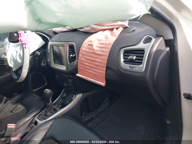 Jeep Compass Latitude 4x4 2018 3C4NJDBB3JT435754 Image 5
