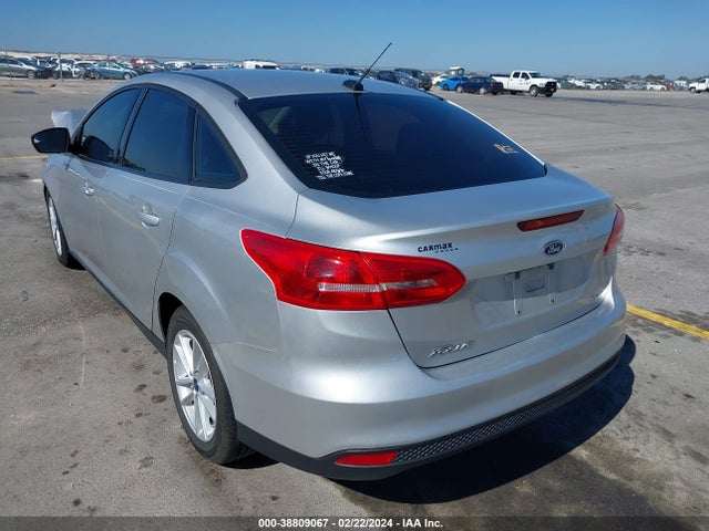 Ford FOCUS SE 2017 1FADP3F28HL341539 Image 3