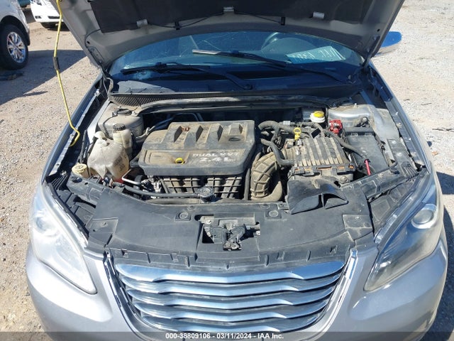 Chrysler 200 LX 2014 1C3CCBAB0EN211763 Image 10