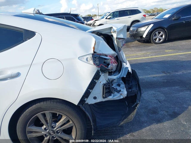 Hyundai ELANTRA SEL 2018 5NPD84LF5JH254227 Image 18