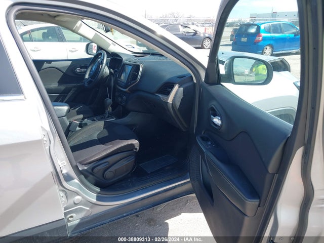 Jeep Cherokee Latitude 2016 1C4PJLCBXGW222840 Image 5