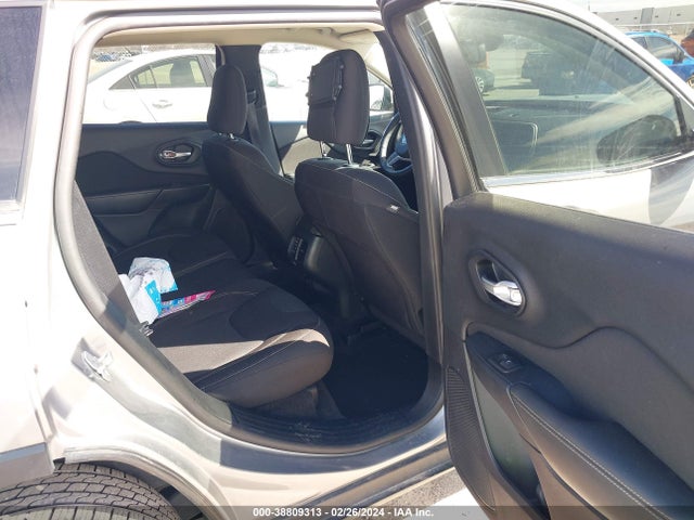 Jeep Cherokee Latitude 2016 1C4PJLCBXGW222840 Image 8