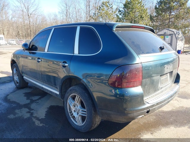 2005 PORSCHE CAYENNE WP1AA29P85LA24452 Photo 2