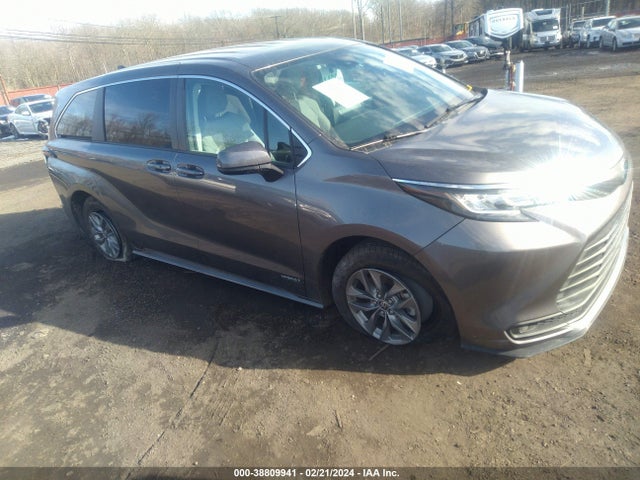 Toyota SIENNA LE 2021 5TDKRKEC4MS004410 главное изображение
