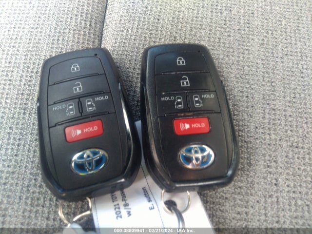 Toyota SIENNA LE 2021 5TDKRKEC4MS004410 Image 11
