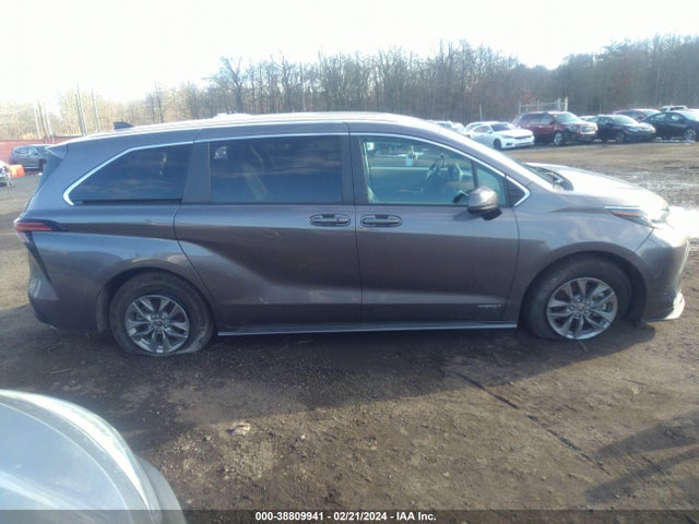 Toyota SIENNA LE 2021 5TDKRKEC4MS004410 Image 13