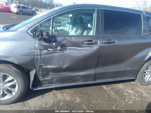 Toyota SIENNA LE 2021 5TDKRKEC4MS004410 Image 17