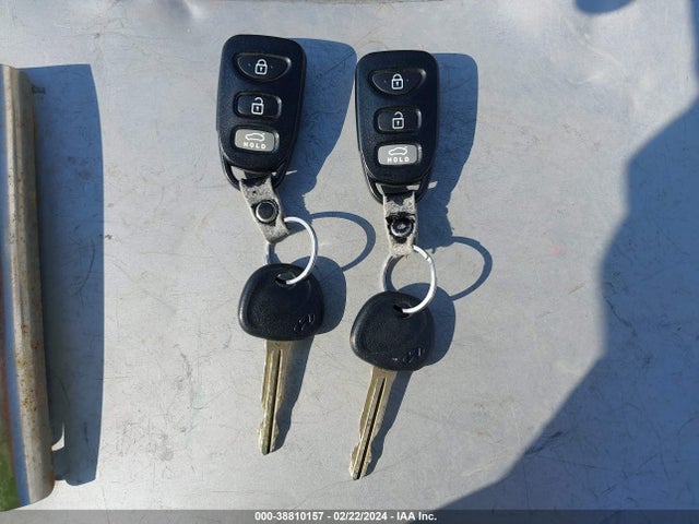 2013 HYUNDAI ELANTRA GLS VIN: 5NPDH4AEXDH162268