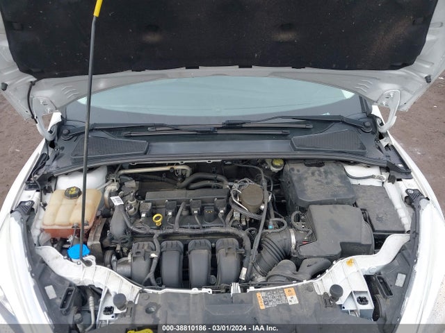 Ford FOCUS SE 2016 1FADP3F25GL232843 Image 10
