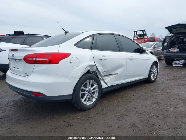 Ford FOCUS SE 2016 1FADP3F25GL232843 Image 4
