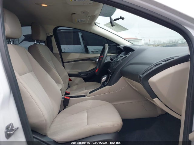 Ford FOCUS SE 2016 1FADP3F25GL232843 Image 5