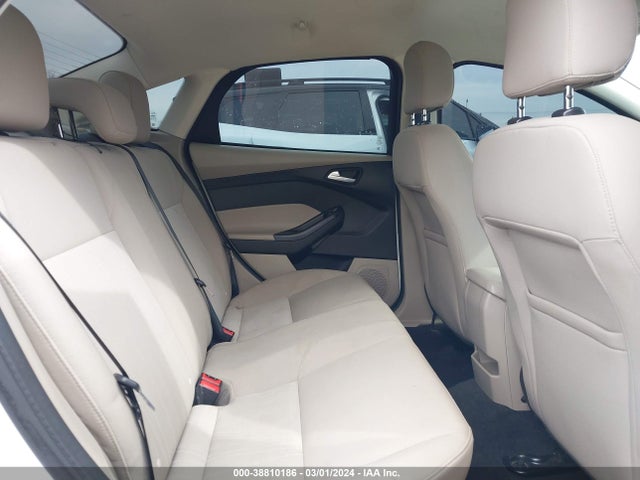 Ford FOCUS SE 2016 1FADP3F25GL232843 Image 8
