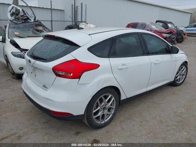 Ford FOCUS SE 2015 1FADP3K23FL368361 Image 4