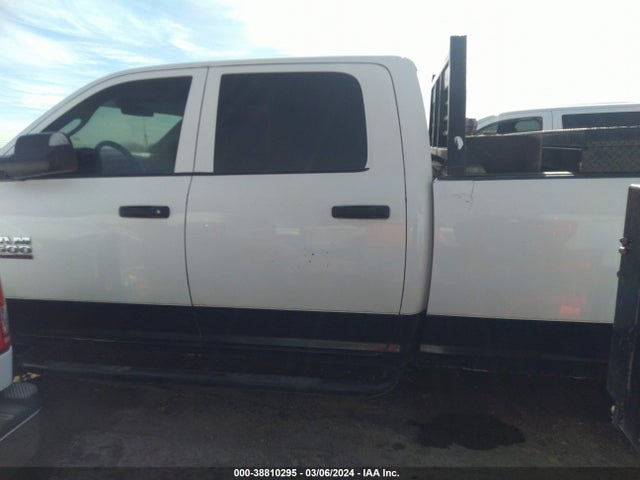 RAM 2500 Tradesman  4x4 8' Box 2018 3C6UR5HL6JG297783 Image 14