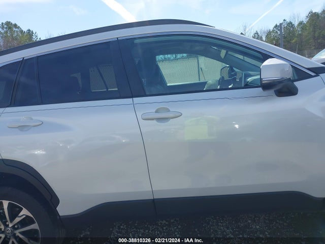 Toyota Corolla Cross Xle 2023 7MUDAAAG8PV058192 Image 13