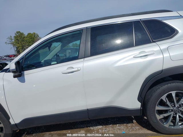Toyota Corolla Cross Xle 2023 7MUDAAAG8PV058192 Image 14