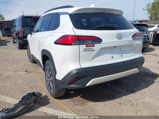 Toyota Corolla Cross Xle 2023 7MUDAAAG8PV058192 Image 3