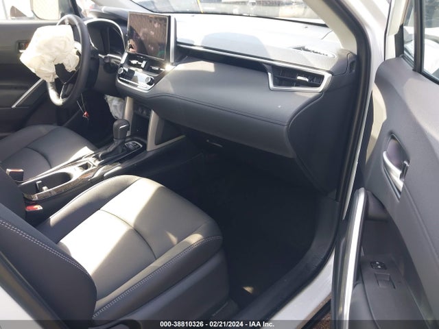 Toyota Corolla Cross Xle 2023 7MUDAAAG8PV058192 Image 5