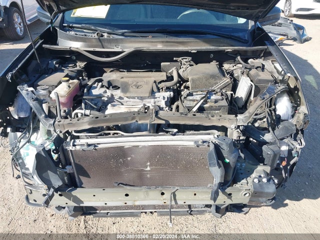 Toyota RAV4 LE 2018 2T3ZFREV0JW473599 Image 10