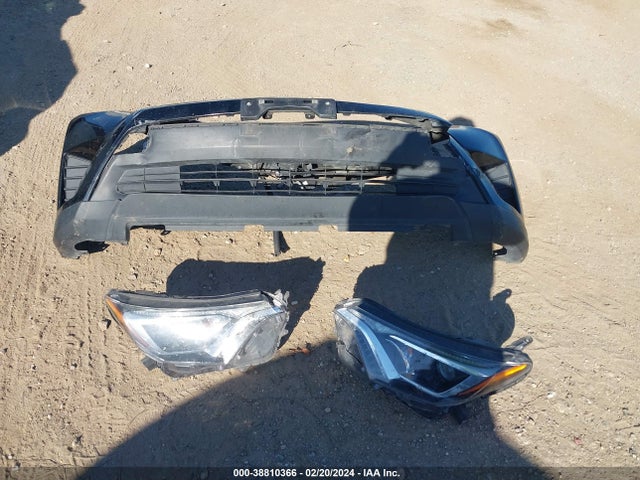 Toyota RAV4 LE 2018 2T3ZFREV0JW473599 Image 12