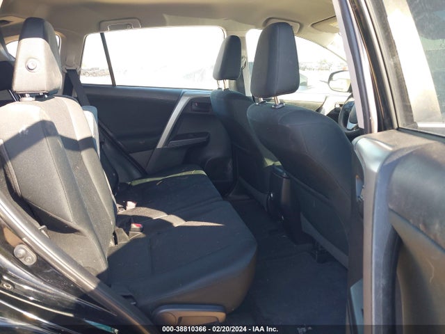 Toyota RAV4 LE 2018 2T3ZFREV0JW473599 Image 8