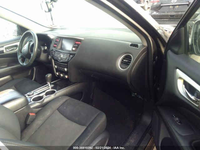 5N1DR2MM9JC623371 Nissan Pathfinder Sv