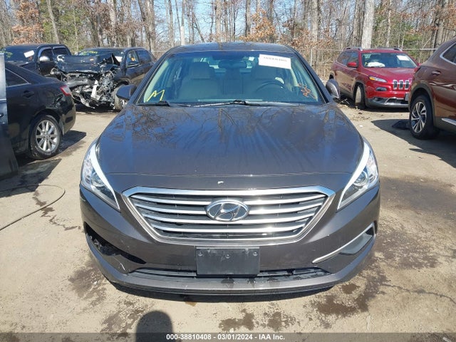 Hyundai SONATA SE 2017 5NPE24AF5HH566535 Image 12
