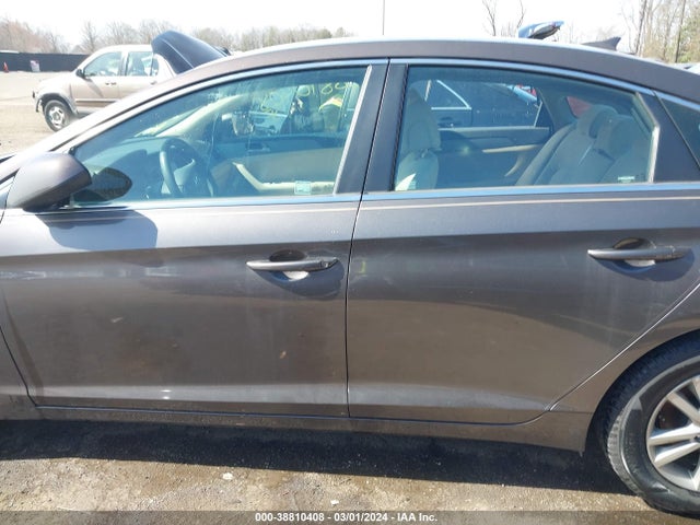 Hyundai SONATA SE 2017 5NPE24AF5HH566535 Image 14