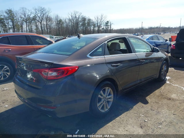 Hyundai SONATA SE 2017 5NPE24AF5HH566535 Image 4