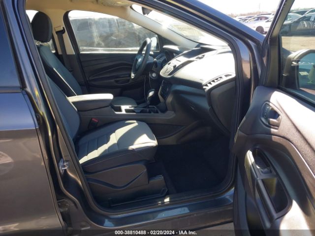 1FMCU0F76HUD84422 Ford ESCAPE S