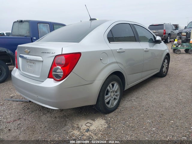 Chevrolet Sonic Lt Auto 2015 1G1JC5SH9F4125830 Image 4