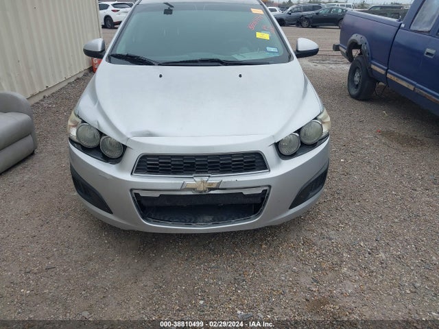 Chevrolet Sonic Lt Auto 2015 1G1JC5SH9F4125830 Image 6