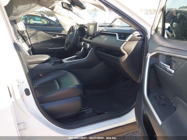 2019 TOYOTA RAV4 XLE PREMIUM VIN: JTMC1RFV1KD513836