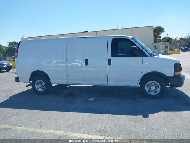 Chevrolet Express 2500 Work Van 2016 1GCWGBFF9G1129047 Image 13