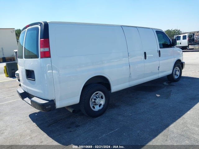Chevrolet Express 2500 Work Van 2016 1GCWGBFF9G1129047 Image 4
