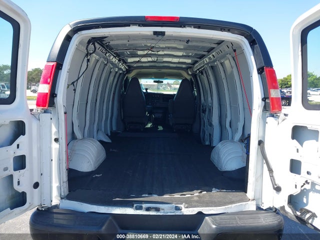 Chevrolet Express 2500 Work Van 2016 1GCWGBFF9G1129047 Image 8